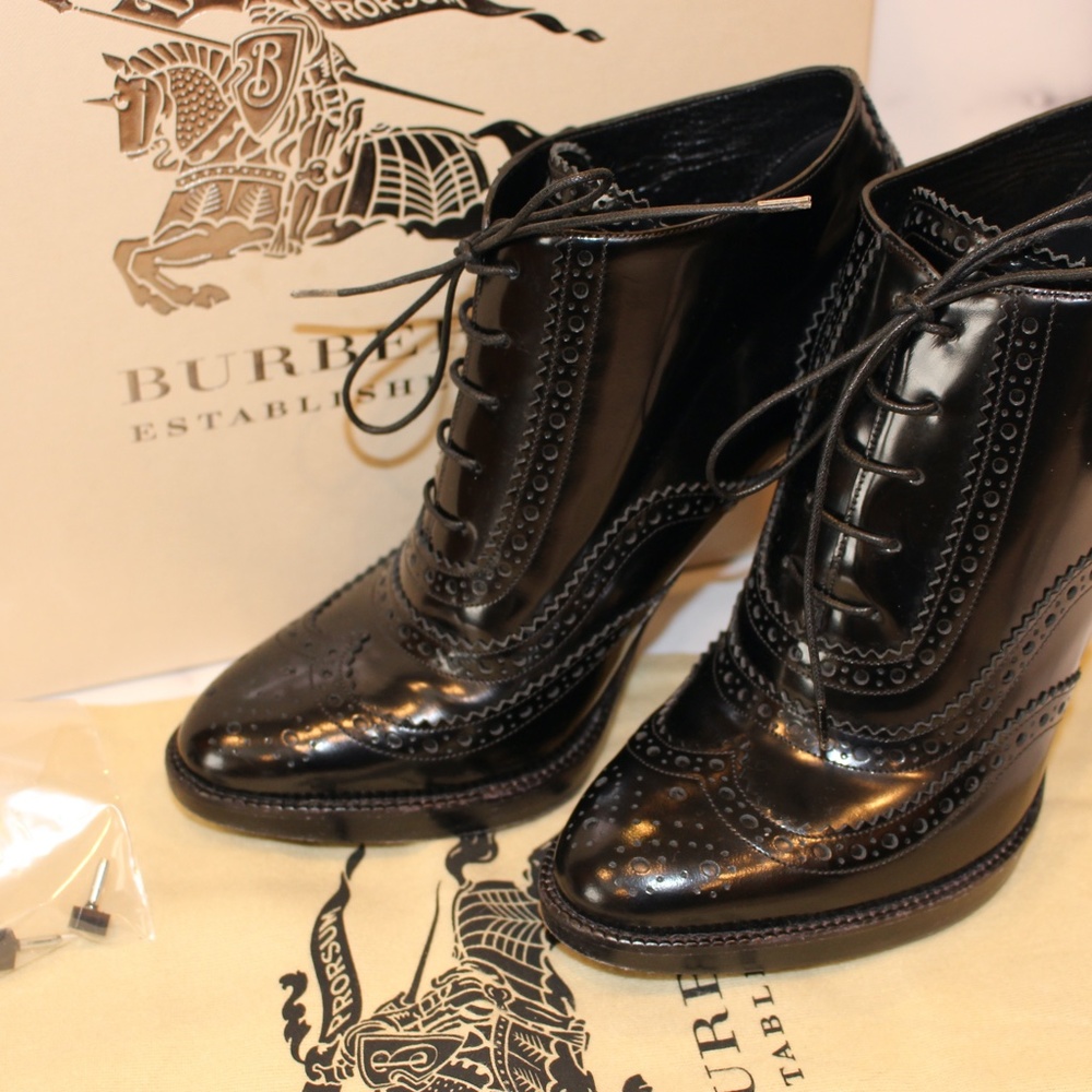 Burberry Iverdown English Shoes 110 Peep Toe Ankle Boot Heels 37 Authentic